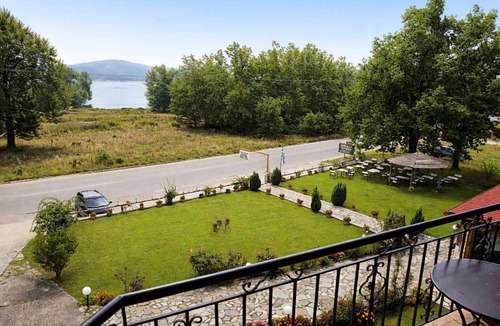 Krionerion Apartment | Orama Hotel - Lake Plastira Triple Suite