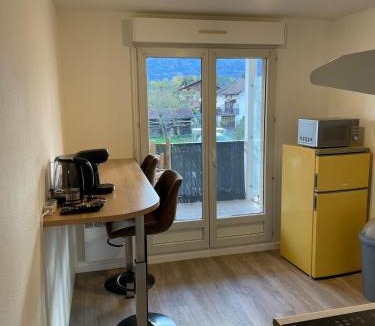 Cluses Apartment | Paisible studio fonctionnel