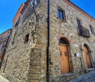 Ogliastro Cilento Apartment | Palazzetto Longobardi