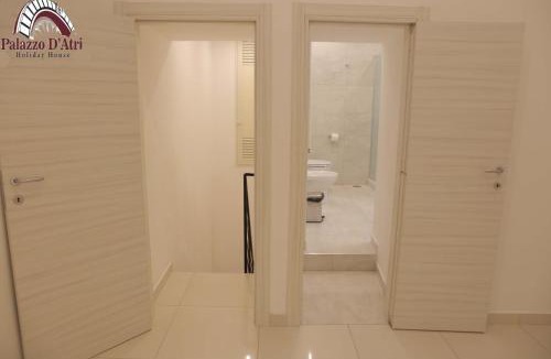 Naples City Centre House | Palazzo D'Atri