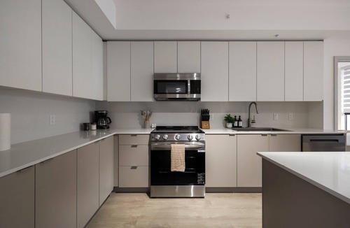 North Miami Apartment | Panoramic Views on High floor- Near Stadium- 3B 2B