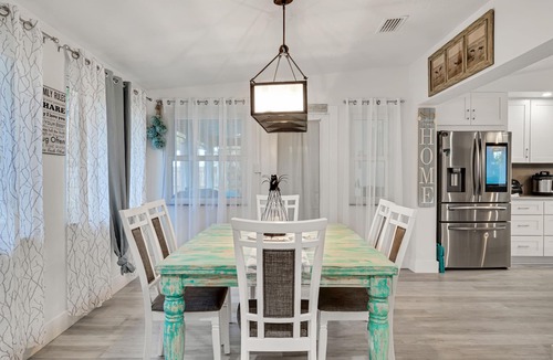West Bradenton House | Paradise Beach House 3 Bedroom Home by Redawning