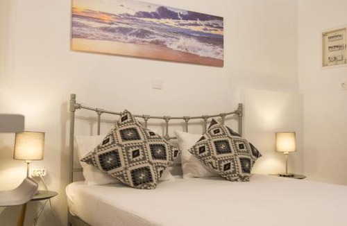 idhra Apartment | Paradiso view