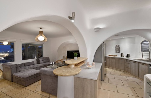 Paraga Villa | PARAGA SEA VIEW VILLA 1 WALKING DISTANCE to BEACH by Calypso Sunset Villas