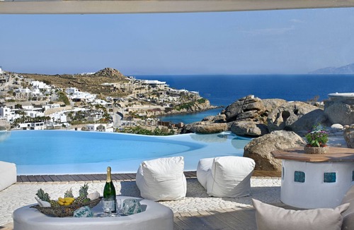 Platis Gialos House | "Paraga Villa 1" mit Whirlpool by Interhome