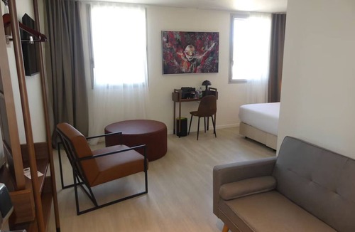 Signes Hotel | Peaceful Junior Suite Near Sainte-Baume Natural Park - 3.4 miles | Pet-Friendly