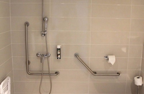 Signes Hotel | Peaceful Junior Suite Near Sainte-Baume Natural Park - 3.4 miles | Pet-Friendly