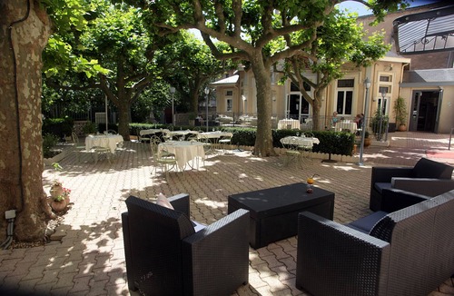 Lamalou-les-Bains Apartment | Pension hotel 30 metres from the spa