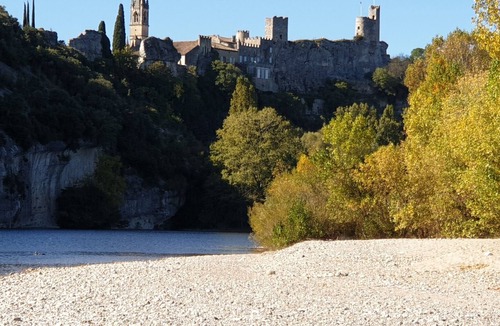 Saint-Marcel-d'Aredeche Apartment | Penthouse apartment with terrace
