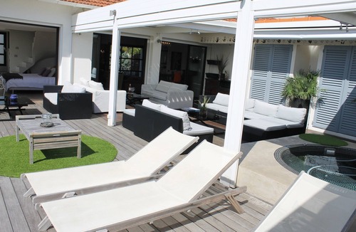 California - Pezou Apartment | Penthouse apartment sea view, large terrace with jacuzzi