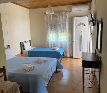 Kokkinon Neron Apartment | PERDIKI STUDIOS