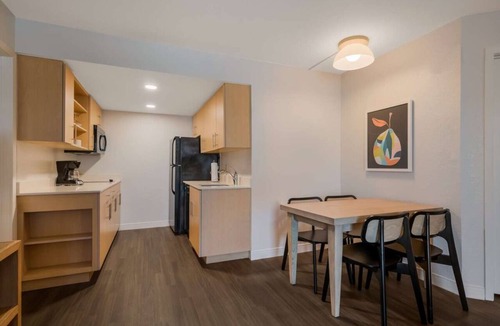 Florida Central Atlantic Coast Hotel | Perfect for Groups! Spacious Unit with Full Kitchen, Outdoor Pool, Pets Allowed!