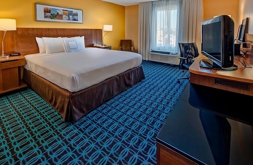 Florida Center Hotel | Perfect Orlando Vacation Spot! Near Universal Studios Orlando! Free Shuttle