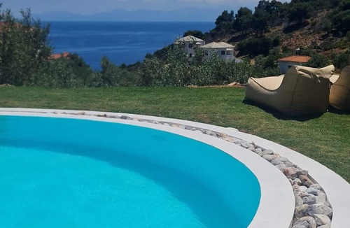 Stafylos Apartment | Persephone Seaview Room - Ariadne Skopelos Getaway