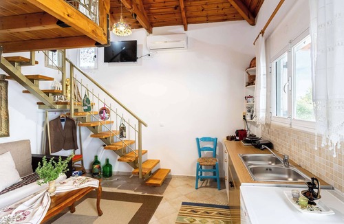 Messini Apartment | Petalidi Sunny Home One - Charming Garden Nest