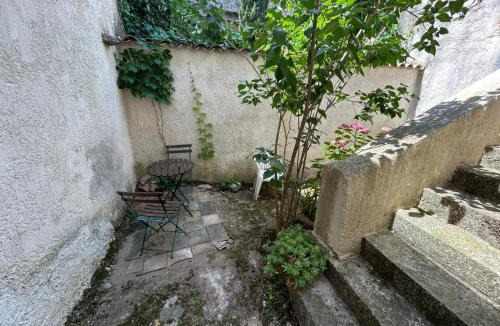 Causse-de-la-Selle Apartment | Petit Studio de charme au Causse
