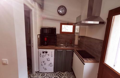 Saint-Julien Apartment | Petite Maisonnette avec cour et portail électrique