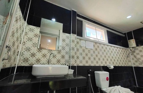 Tha Sala Hotel | Phangpring Beach Resort