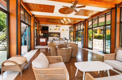 Ko Phi Phi Hotel | Phi Phi Long Beach Resort & Villa