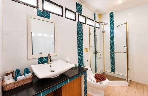 Ko Phi Phi Hotel | Phi Phi Long Beach Resort & Villa