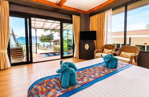 Ko Phi Phi Hotel | Phi Phi Long Beach Resort & Villa
