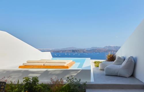 Akrotiri Hotel | Phos The Boutique