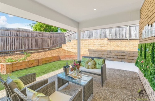 Pimpama House | Pimpama Family Haven | near M1 & Shops