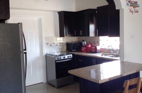 Greenwich Estate House | PLAN YOUR GETAWAY UNDER THE SUN Dazzle Key Suite