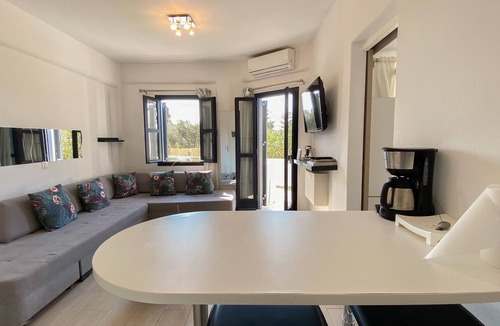 Platis Gialos RV Rental | Platis Gialos Apartment
