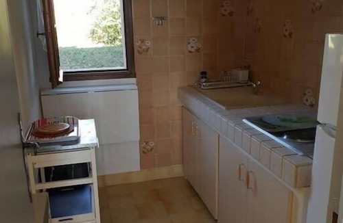 Greoux-les-Bains Apartment | Poppy Lou Cigaloun Ana Location