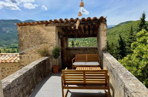 Montbrun-les-Bains Apartment | Portail Sainte Marie