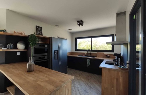 Saint-Privat-de-Champclos House | Pretty Contemporary House