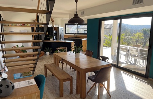 Saint-Privat-de-Champclos House | Pretty Contemporary House