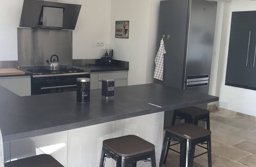 Draguignan House | Pretty little listed maset with natural Jacuzzi