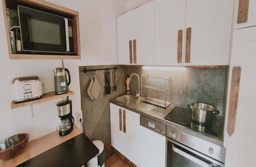 Mont-de-Lans House | Prime Location with Amenities