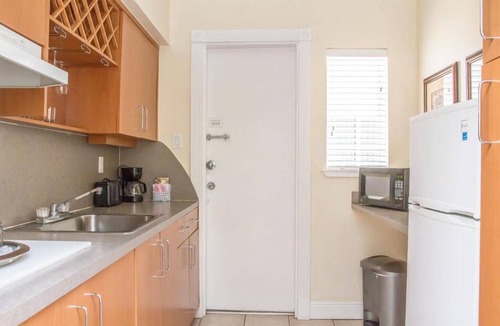 City Center Hotel | Prime South Beach Stay | Kitchen & Pool | Near Lincoln Rd, Ocean Drive | 2 Units