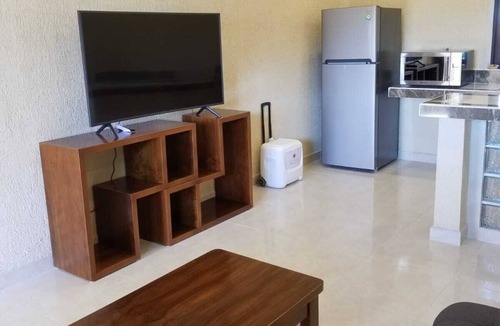 Salina Grande Apartment | Private Comfortable Apartment/Suite 5min from Supermarket & Marina