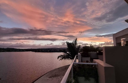 Varsity Lakes Resort | Private Ensuite in Resort on the Gold Coast