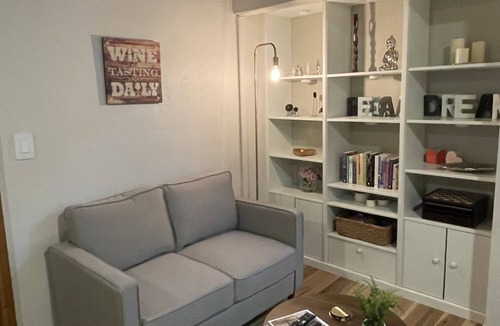 Ludlam Apartment | Private guest suite with PRIVATE ENTRANCE