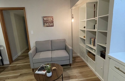 Ludlam Apartment | Private guest suite with PRIVATE ENTRANCE