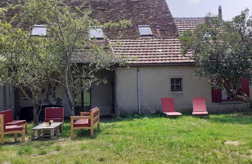 La Berthenoux Cottage | Private house near La Châtre, private garden, jacuzzi