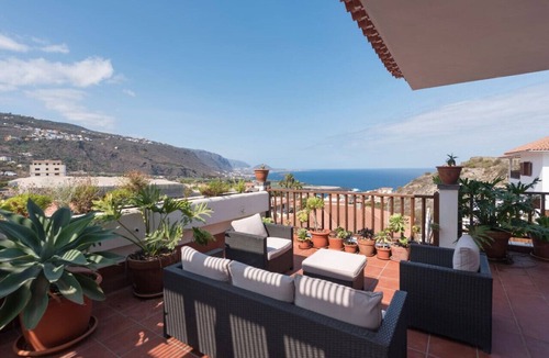 La Mancha Apartment | Private: pool&lounge area, terrace with views [H]