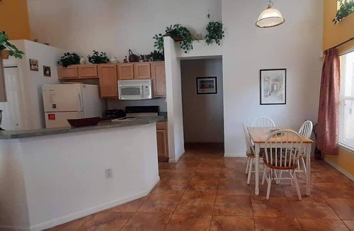 Lake Berkley House | Private Pool Home Sleeps 8 | Minutes to Disney