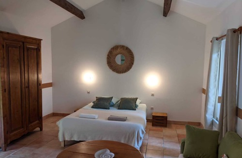 Ponteves Bed & Breakfast | Private suite in the heart of Provence