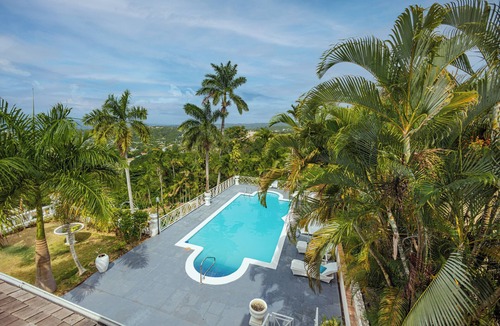Ocho Rios House | Private villa w/Gym 5 mins away from town.