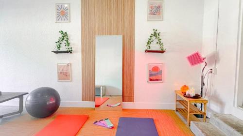Florida City House | Private Yoga Space & Cold Plunge Near Everglades