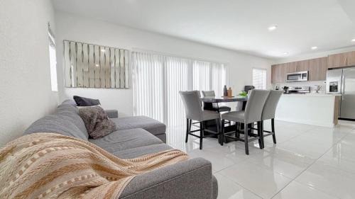 Florida City House | Private Yoga Space & Cold Plunge Near Everglades