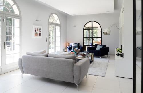 Est Villa | Property with pool and independent studio in Aix