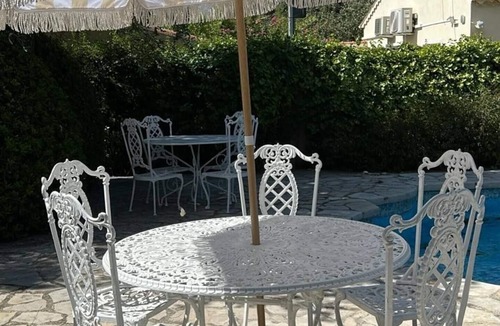 Villeneuve-Loubet Villa | Provençal villa Large Beautiful Pool