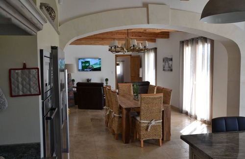 Chateaurenard Villa | Provencal country house with heated freeform pool